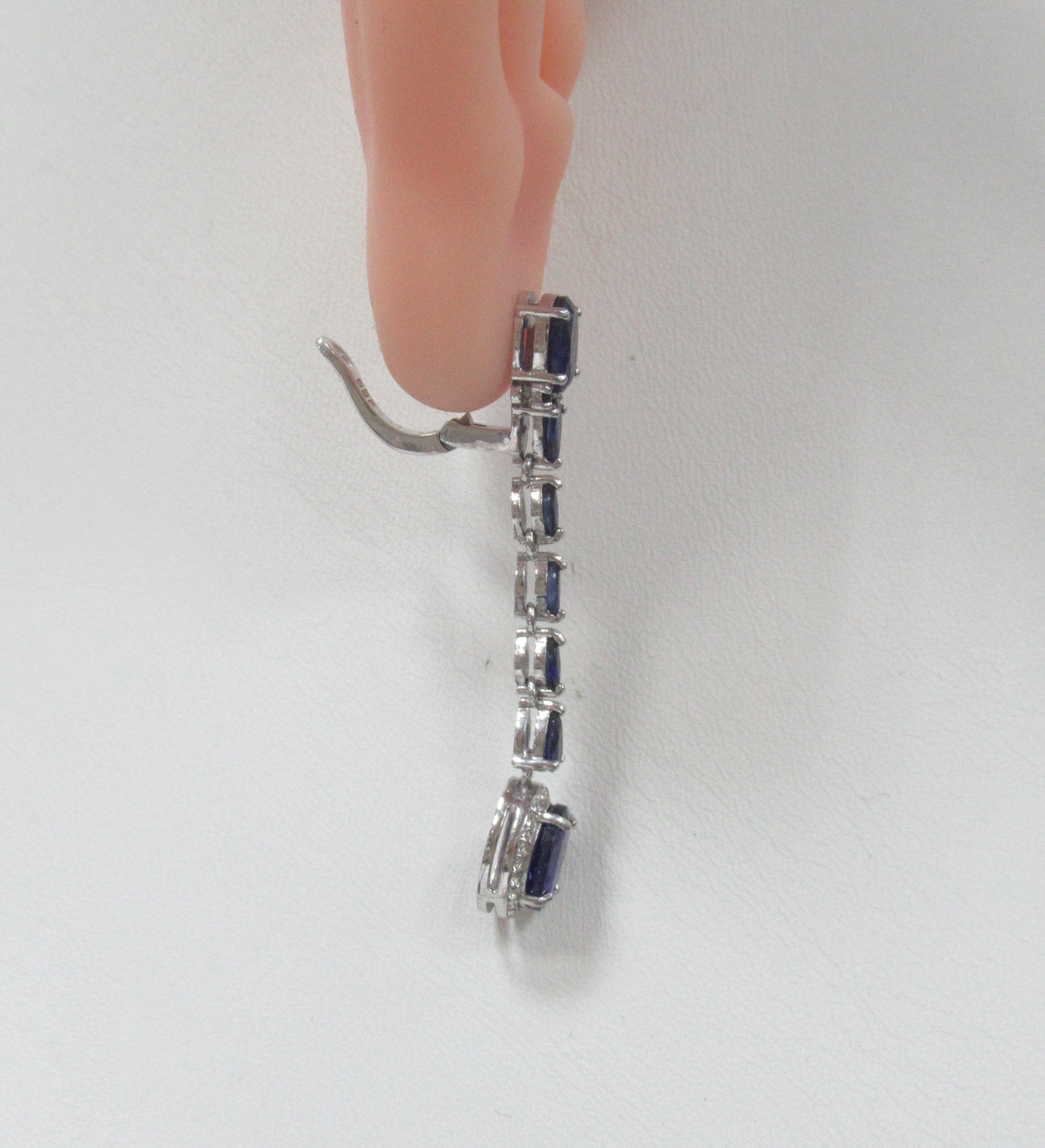 Серебряные серьги с сапфирами